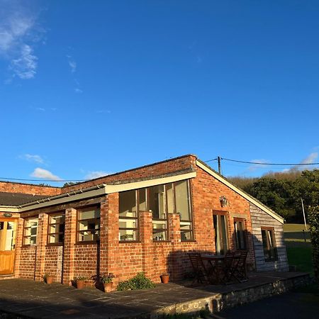 Villa The Old Bull Pen Abergavenny Exterior foto