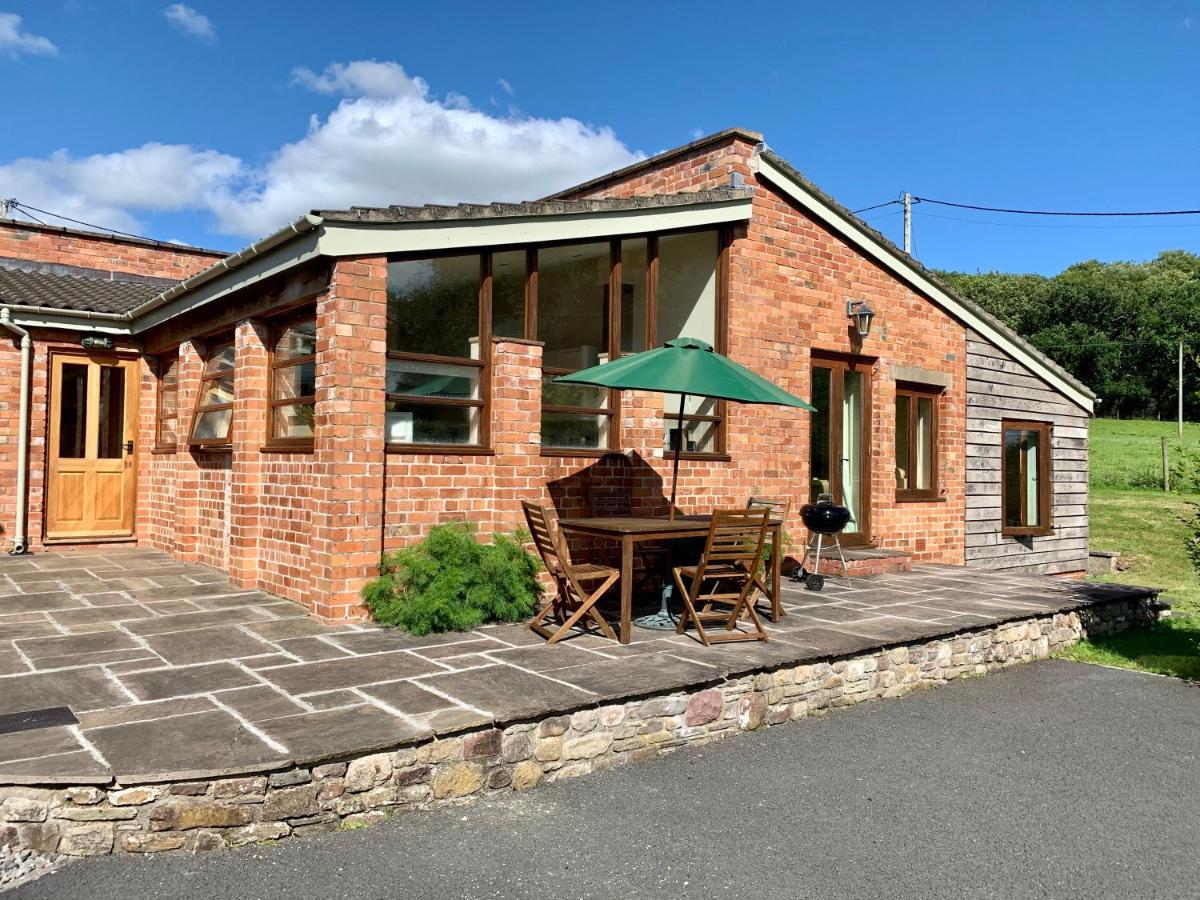 Villa The Old Bull Pen Abergavenny Exterior foto